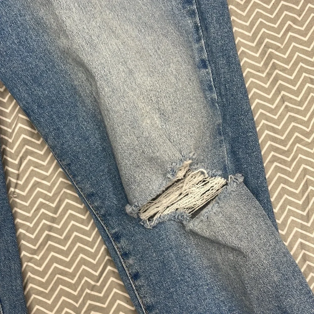 Lucky brand distressed denim jeans
